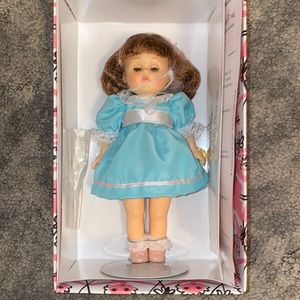 ginny doll READ IF YOU KNOW THINGS ABOUT DOLLS.